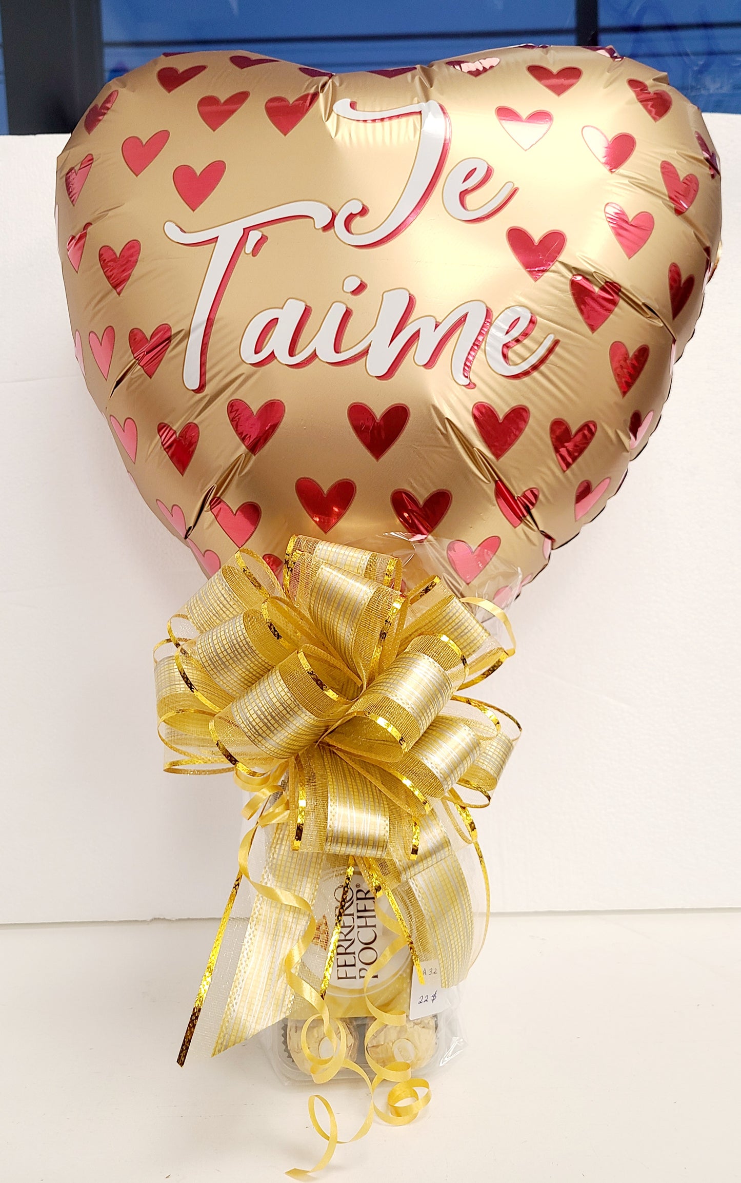 A32 Paquet Ferrero et Mylar thématique